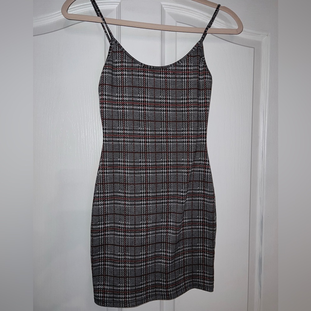 Short plaid dress, back zipper